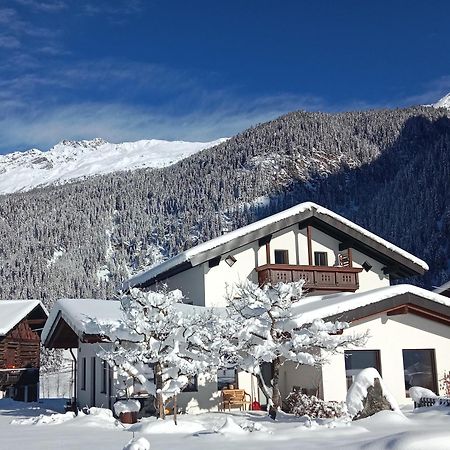 Landhaus St. Hubertus カウナータール エクステリア 写真